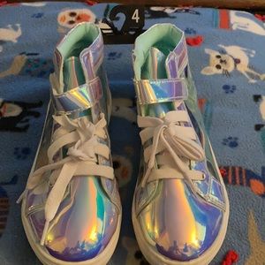 Girl’s Iridescent Lace and Velcro Sneakers